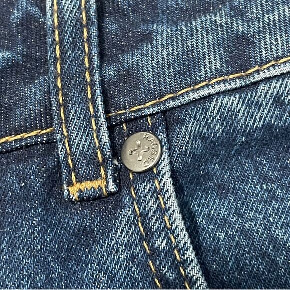 Relaxed Fit Mom Jeans - Picture 10 of 15